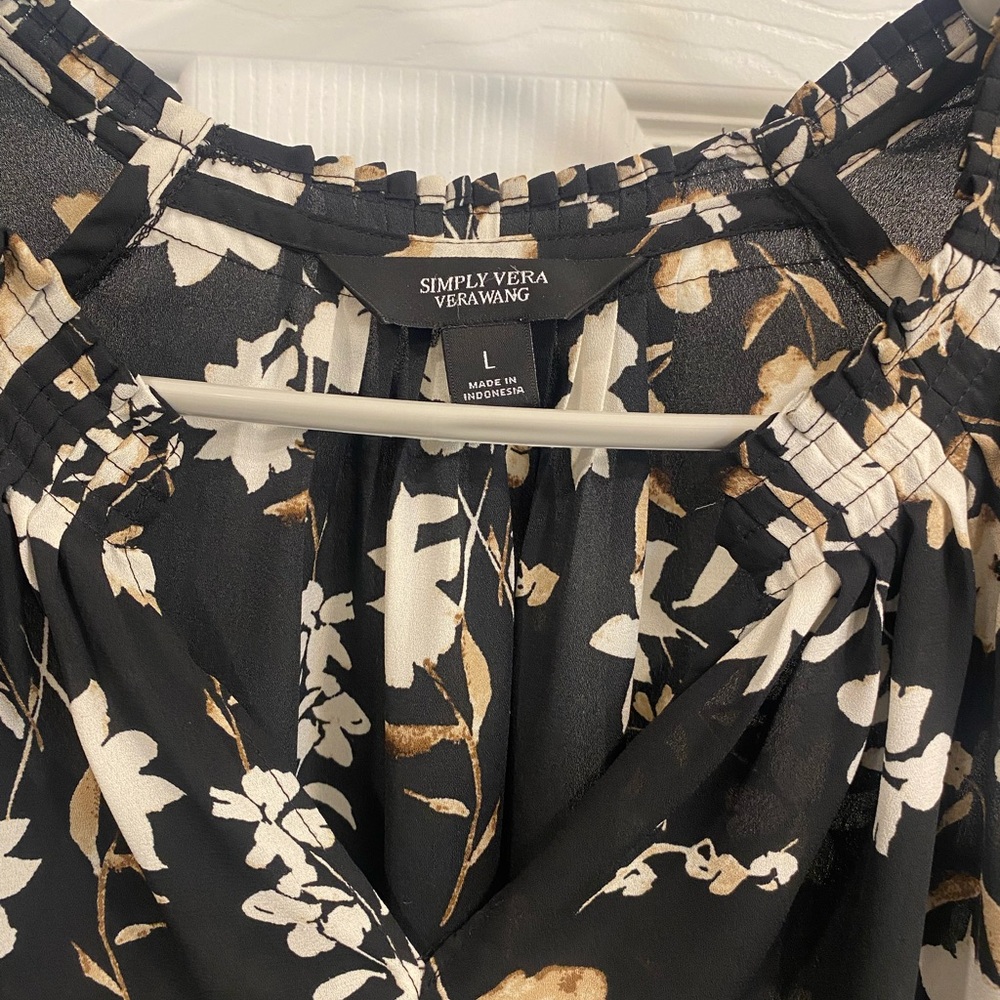 Simply Vera Vera Wang Black and White Floral Blouse - Picture 2 of 3